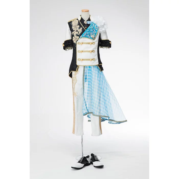 IDOLiSH 7 1st Live -Road To Infinity- Stage Costume Book 5 IDOLiSH 7 1st Live -Road To Infinity- Stage Costume Book - Image 3