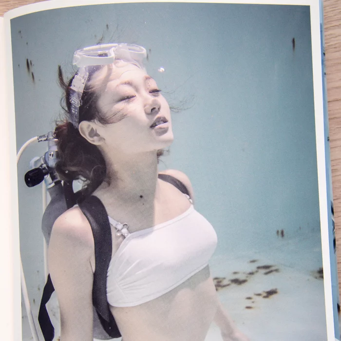 Underwater Knee High Girls Photo Collection 11 Underwater Knee High Girls Photo Collection - Image 9